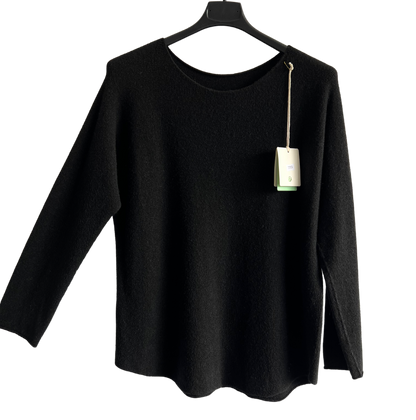 Soft Round Neck Jumper with Curved Hem In Black