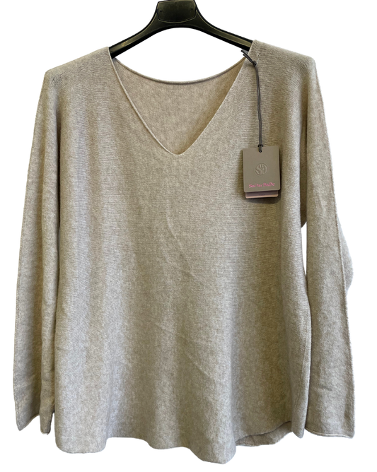 Soft Knit V-Neck Curved Hem Jumper in Beige