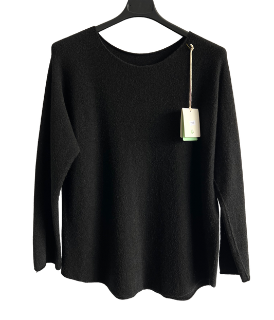 Soft Round Neck Jumper with Curved Hem In Black