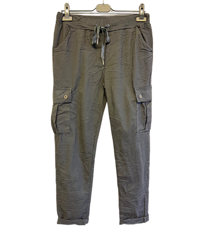 Stretchy Button Pockets Cargo Magic Pants In Charcoal